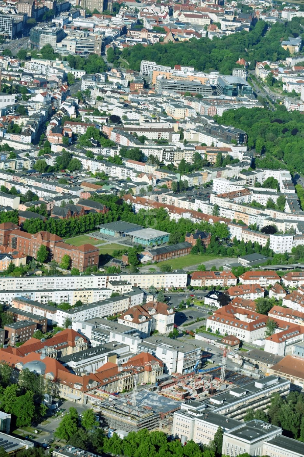 Rostock aus der Vogelperspektive: Baustelle zum Neubau eines Funktionsgebäudes auf dem Campus Schillingallee im Ortsteil Hansaviertel in Rostock im Bundesland Mecklenburg-Vorpommern