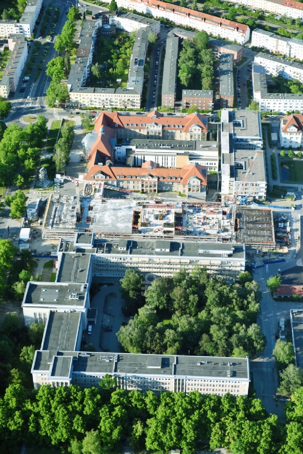 Rostock aus der Vogelperspektive: Baustelle zum Neubau eines Funktionsgebäudes auf dem Campus Schillingallee im Ortsteil Hansaviertel in Rostock im Bundesland Mecklenburg-Vorpommern