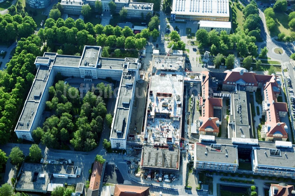 Rostock aus der Vogelperspektive: Baustelle zum Neubau eines Funktionsgebäudes auf dem Campus Schillingallee im Ortsteil Hansaviertel in Rostock im Bundesland Mecklenburg-Vorpommern