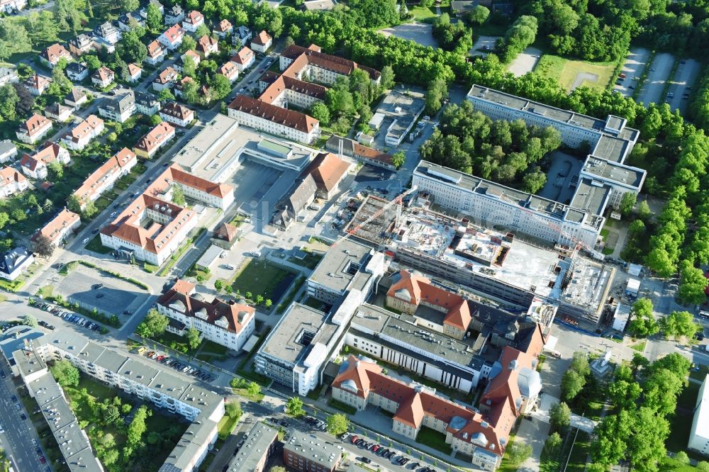 Rostock von oben - Baustelle zum Neubau eines Funktionsgebäudes auf dem Campus Schillingallee im Ortsteil Hansaviertel in Rostock im Bundesland Mecklenburg-Vorpommern