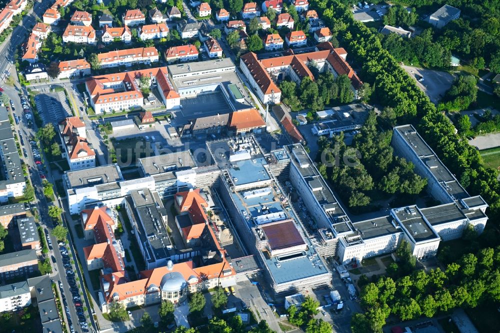 Luftbild Rostock - Baustelle zum Neubau eines Funktionsgebäudes auf dem Campus Schillingallee im Ortsteil Hansaviertel in Rostock im Bundesland Mecklenburg-Vorpommern