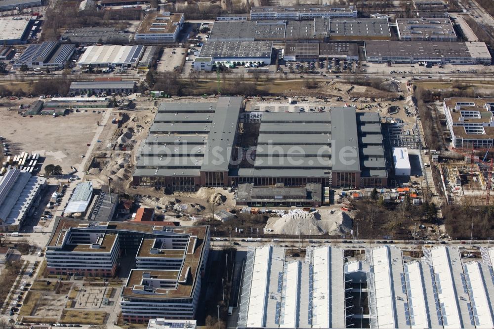 Luftaufnahme München - Baustelle zum Neubau- Gebäude des Baumarktes der BAUHAUS E-Business GmbH & Co. KG im Ortsteil Freimann in München im Bundesland Bayern