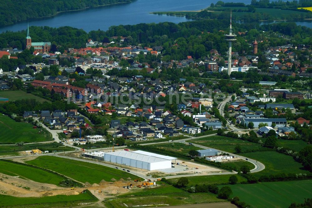 Luftaufnahme Bad Segeberg - Baustelle zum Neubau- Gebäude des Baumarktes im Gewerbegebiet Burgfelde in Bad Segeberg im Bundesland Schleswig-Holstein, Deutschland