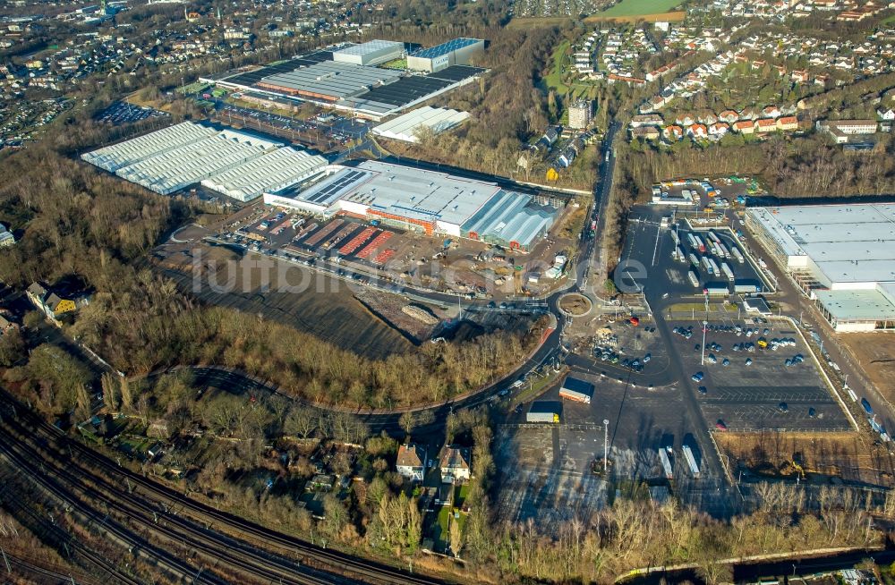 Bochum von oben - Baustelle zum Neubau- Gebäude des Baumarktes Hagebaumarkt Ziesak im Ortsteil Langendreer in Bochum im Bundesland Nordrhein-Westfalen