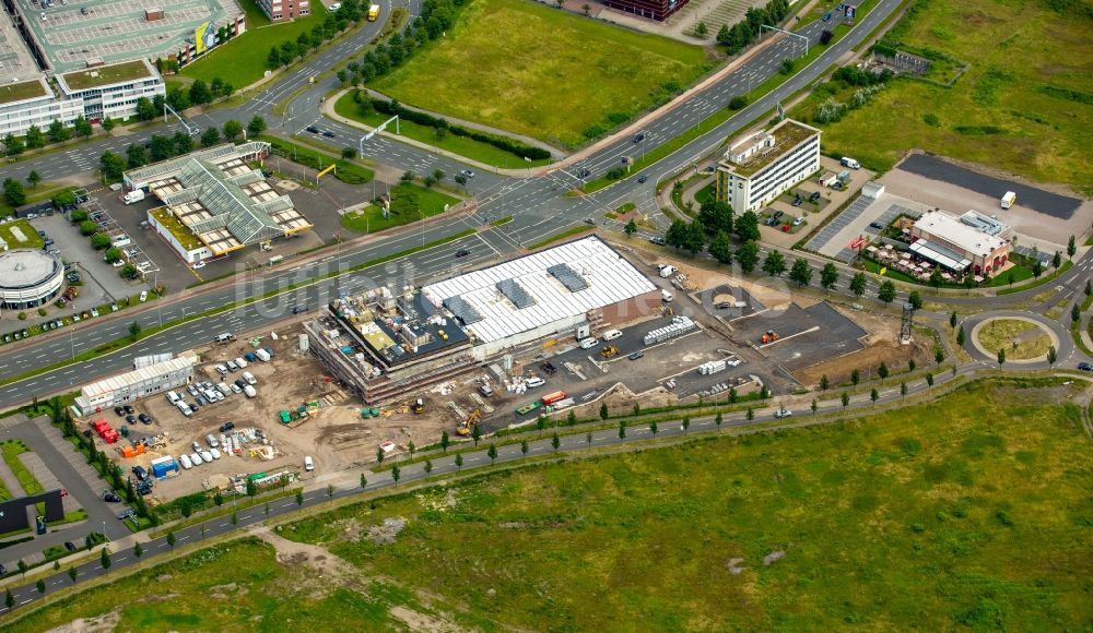 Oberhausen von oben - Baustelle zum Neubau- Gebäude des Baumarktes der HORNBACH Baumarkt AG in Oberhausen im Bundesland Nordrhein-Westfalen