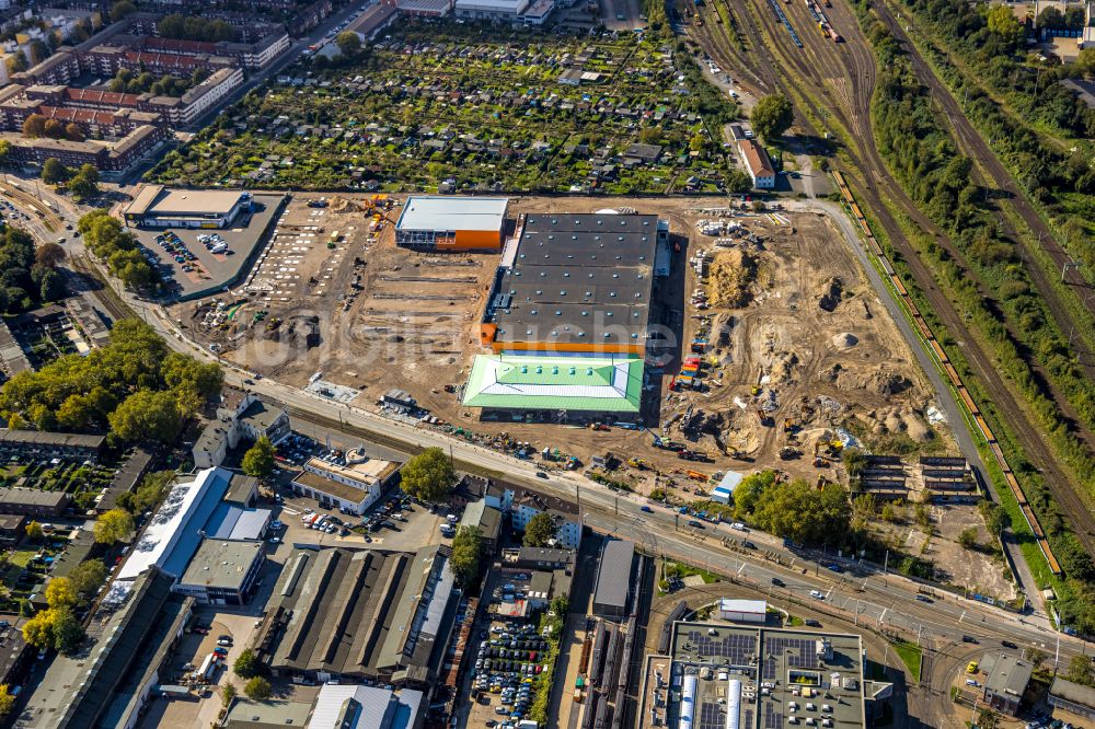 Duisburg aus der Vogelperspektive: Baustelle zum Neubau- Gebäude des Baumarktes HORNBACH in Duisburg im Bundesland Nordrhein-Westfalen, Deutschland