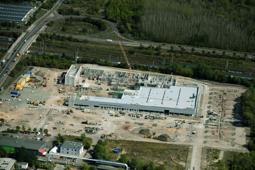 Halle (Saale) von oben - Baustelle zum Neubau- Gebäude des Baumarktes zwischen Dieselstraße und Zeppelinstraße in Halle (Saale) im Bundesland Sachsen-Anhalt, Deutschland