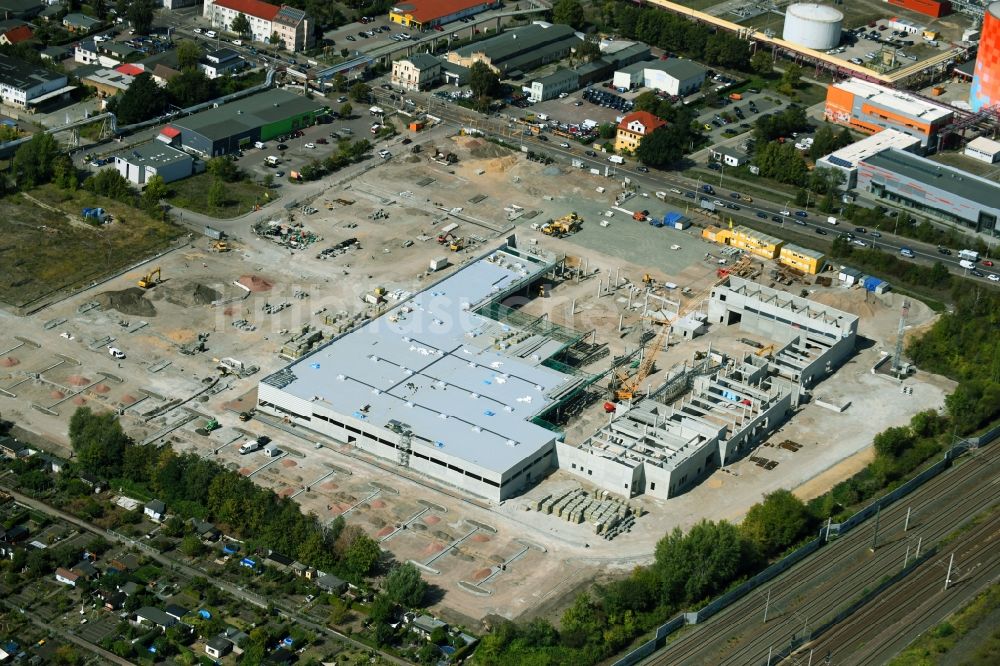 Halle (Saale) von oben - Baustelle zum Neubau- Gebäude des Baumarktes zwischen Dieselstraße und Zeppelinstraße in Halle (Saale) im Bundesland Sachsen-Anhalt, Deutschland