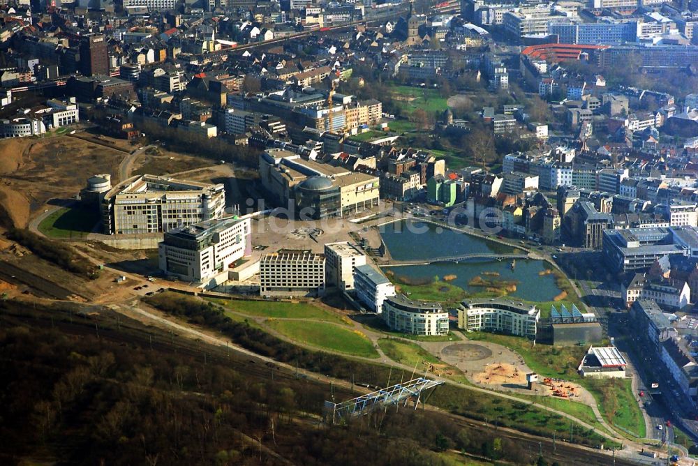 Köln von oben - Baustelle zum Neubau des Gebäudeensembles Mediacenters in Köln im Bundesland Nordrhein-Westfalen