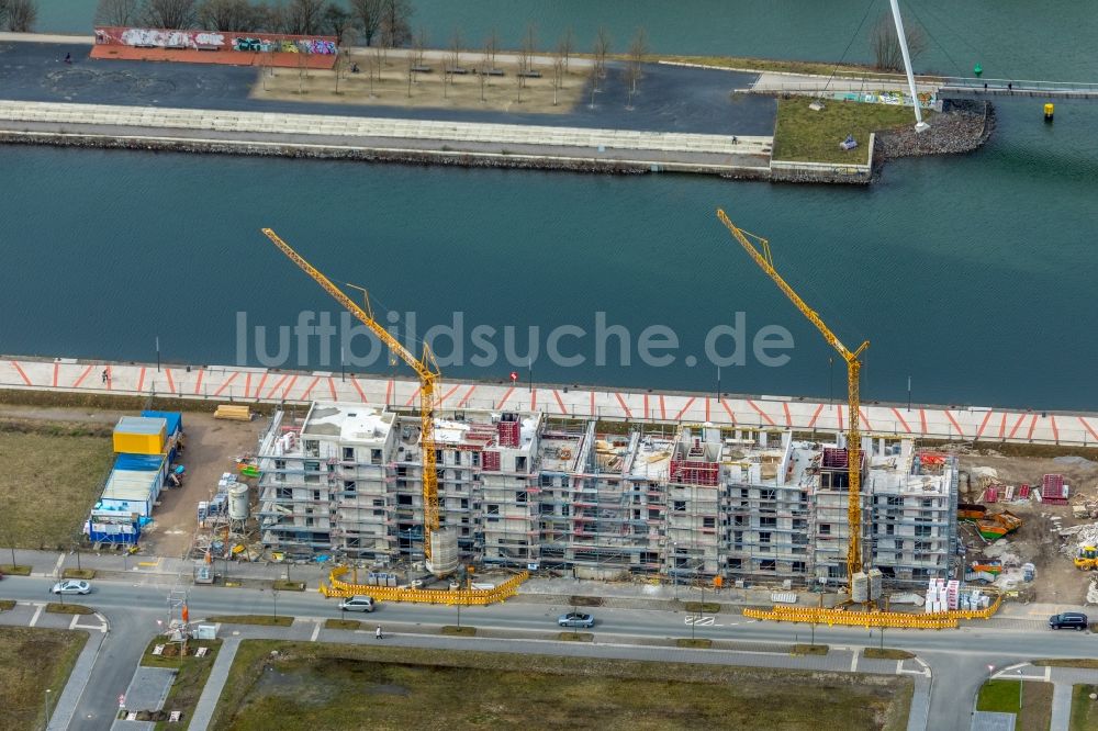 Gelsenkirchen aus der Vogelperspektive: Baustelle zum Neubau eines Gebäudekomplex der Hofschröer Projektbau GmbH & Co. KG an der Johannes-Rau-Allee in Gelsenkirchen im Bundesland Nordrhein-Westfalen, Deutschland