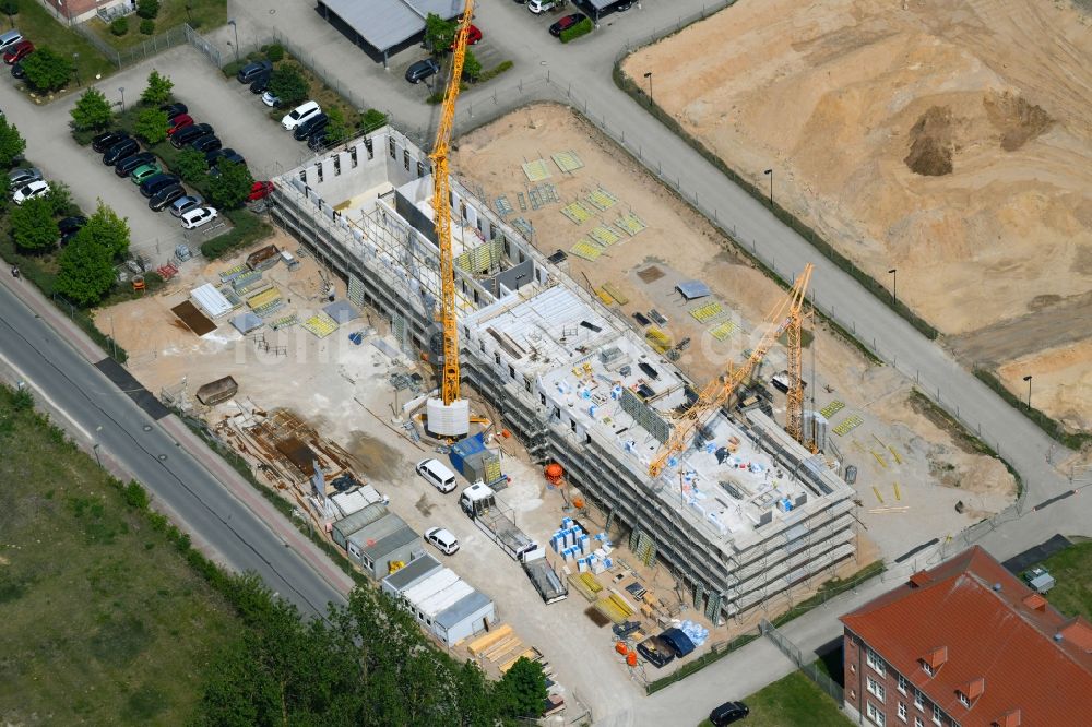 Luftaufnahme Schwerin - Baustelle zum Neubau eines Gebäudekomplex der Polizei in Schwerin im Bundesland Mecklenburg-Vorpommern, Deutschland