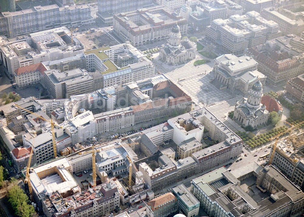 Berlin aus der Vogelperspektive: Baustelle zum Neubau des Gebäudekomplex des Senders SAT 1 an der Jägerstraße im Ortsteil Mitte in Berlin, Deutschland