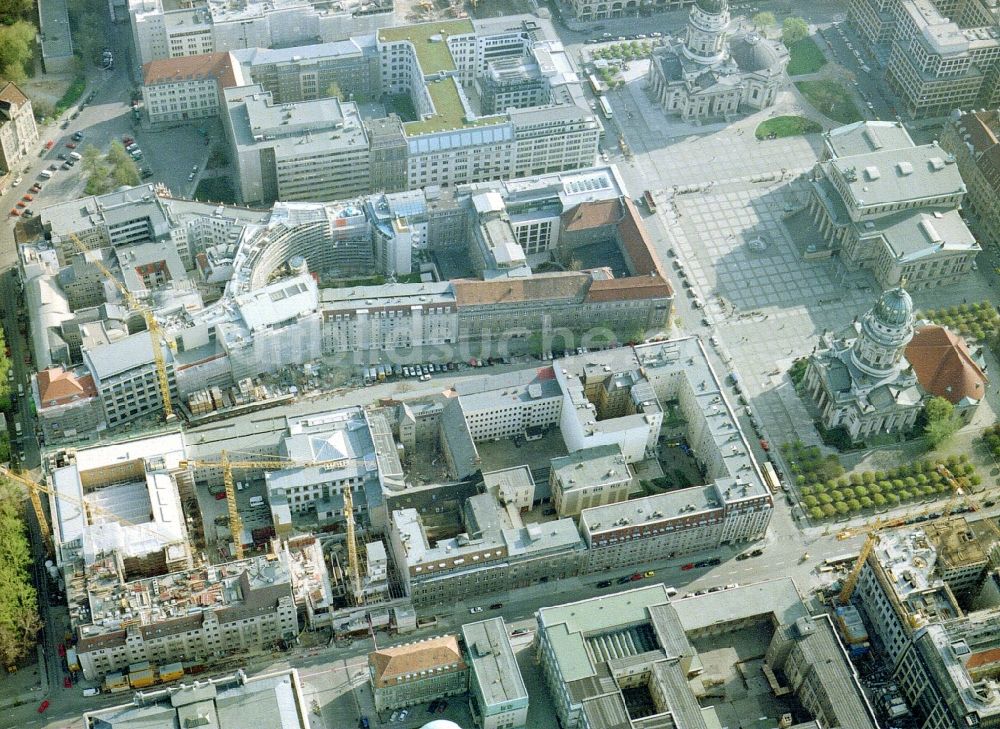 Berlin von oben - Baustelle zum Neubau des Gebäudekomplex des Senders SAT 1 an der Jägerstraße im Ortsteil Mitte in Berlin, Deutschland