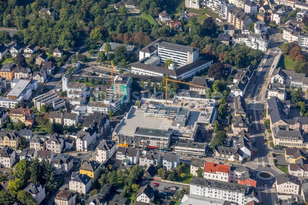 Luftaufnahme Arnsberg - Baustelle zum Neubau des Gebäudekomplexes des Einkaufszentrum Europaplatz - Clemens-August-Straße in Arnsberg im Bundesland Nordrhein-Westfalen, Deutschland