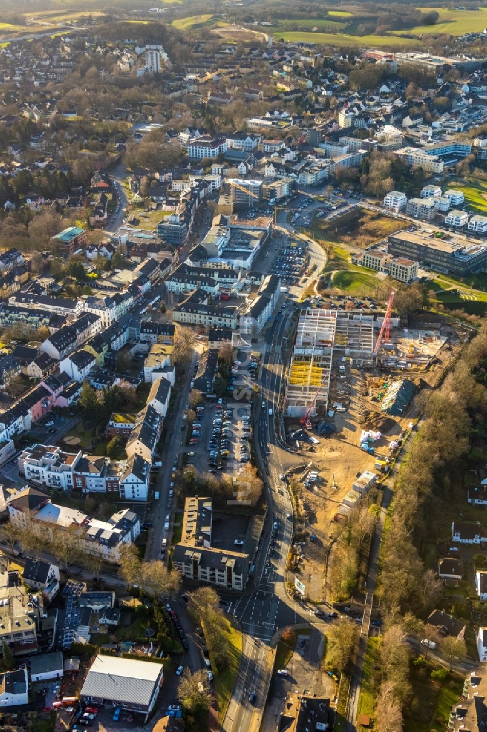 Luftaufnahme Heiligenhaus - Baustelle zum Neubau des Gebäudekomplexes des Einkaufszentrum Forum Hitzbleck in Heiligenhaus im Bundesland Nordrhein-Westfalen, Deutschland