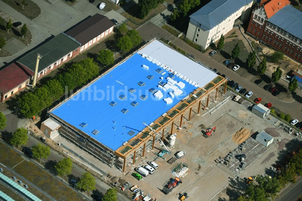 Luftaufnahme Halle (Saale) - Baustelle zum Neubau des Gebäudekomplexes des Einkaufszentrum an der Frau-von-Selmnitz-Straße- Damaschkestraße in Halle (Saale) im Bundesland Sachsen-Anhalt, Deutschland