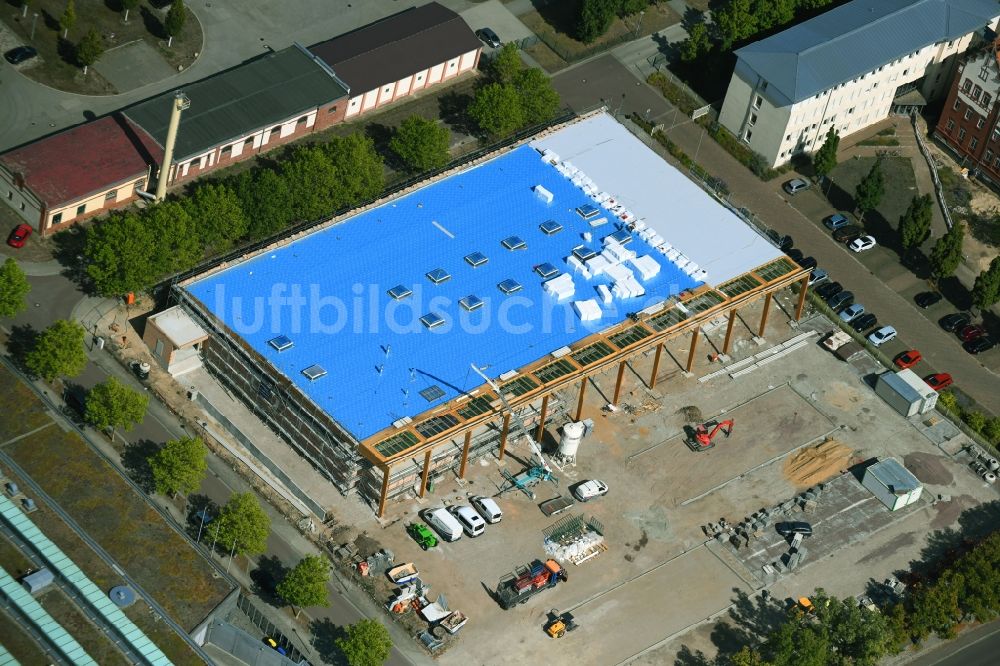 Halle (Saale) von oben - Baustelle zum Neubau des Gebäudekomplexes des Einkaufszentrum an der Frau-von-Selmnitz-Straße- Damaschkestraße in Halle (Saale) im Bundesland Sachsen-Anhalt, Deutschland