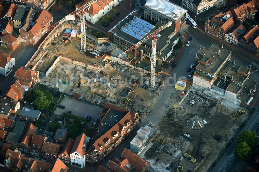 Stade von oben - Baustelle zum Neubau des Gebäudekomplexes des Einkaufszentrum GESCHÄFTSHAUS NEUER PFERDEMARKT in Stade im Bundesland Niedersachsen