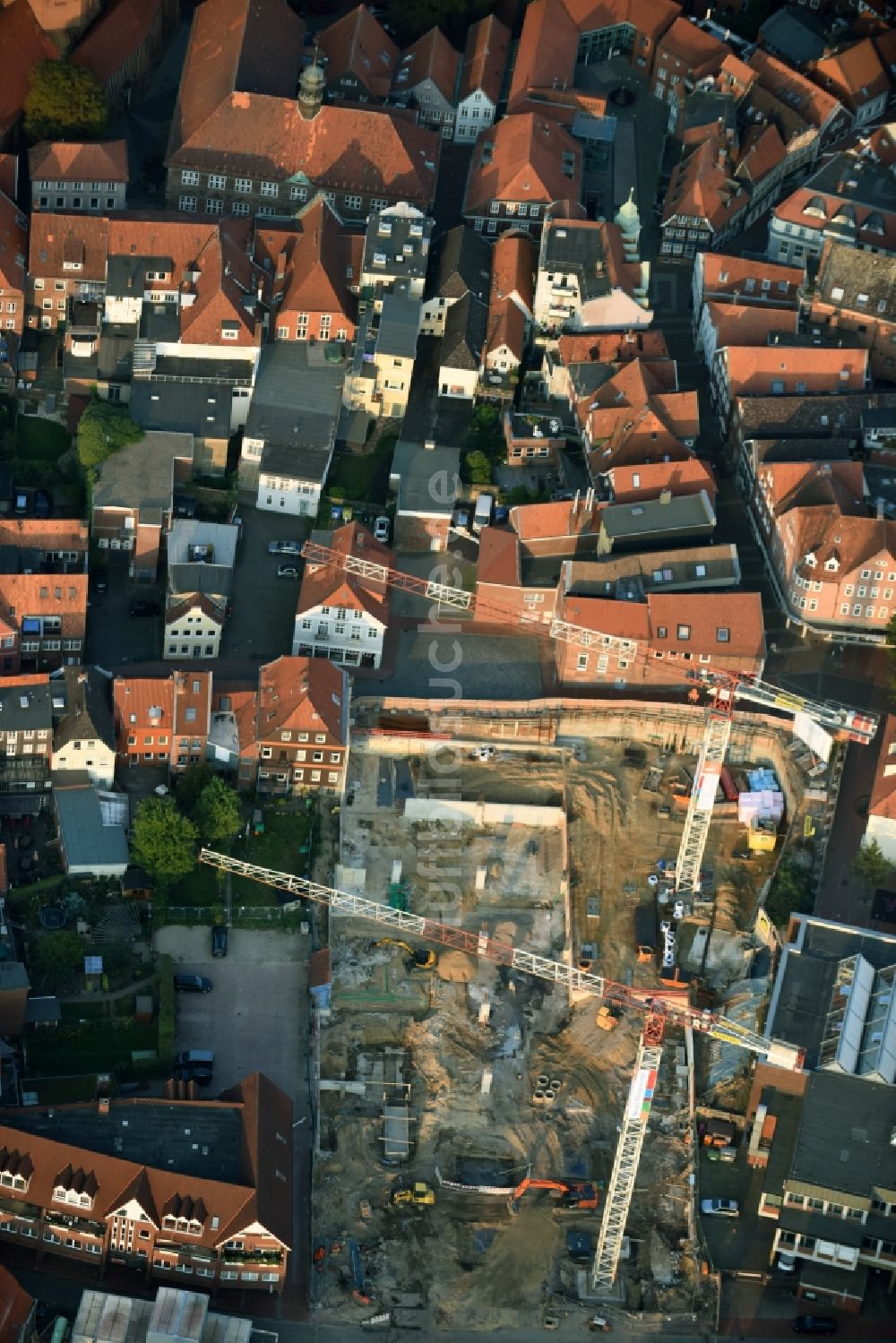 Stade von oben - Baustelle zum Neubau des Gebäudekomplexes des Einkaufszentrum GESCHÄFTSHAUS NEUER PFERDEMARKT in Stade im Bundesland Niedersachsen