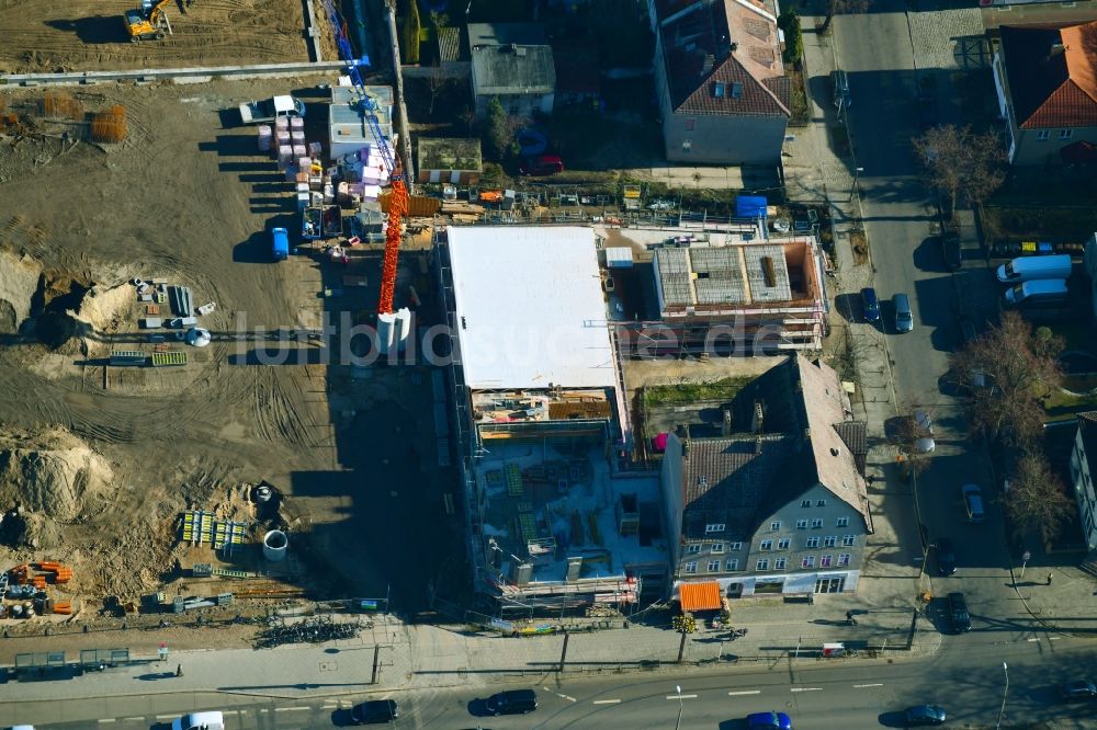 Berlin von oben - Baustelle zum Neubau des Gebäudekomplexes des Einkaufszentrum an der Hönower Straße im Ortsteil Mahlsdorf in Berlin, Deutschland