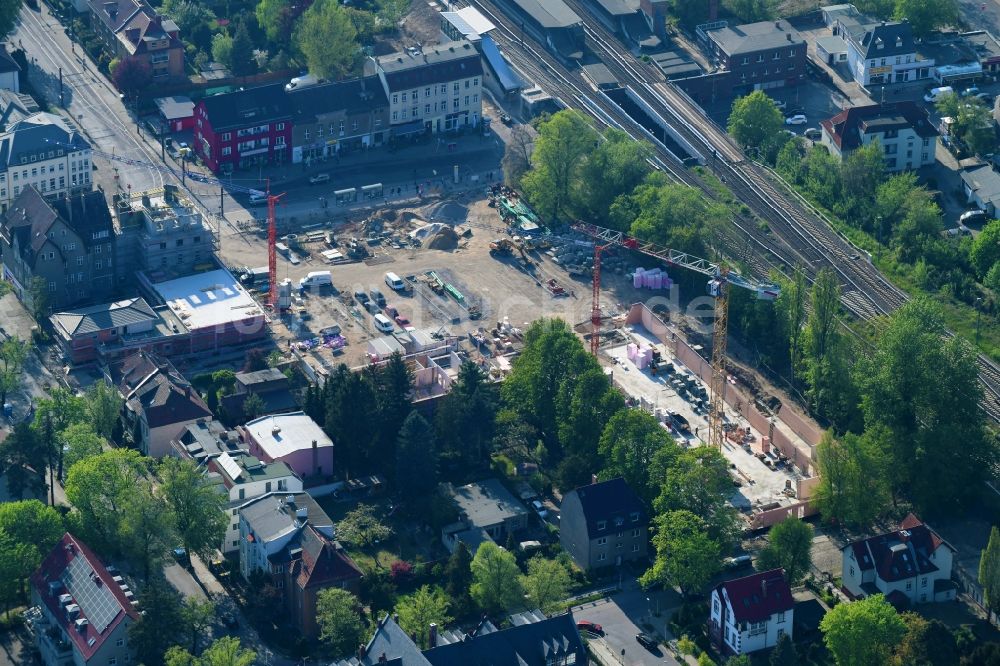 Berlin aus der Vogelperspektive: Baustelle zum Neubau des Gebäudekomplexes des Einkaufszentrum an der Hönower Straße im Ortsteil Mahlsdorf in Berlin, Deutschland