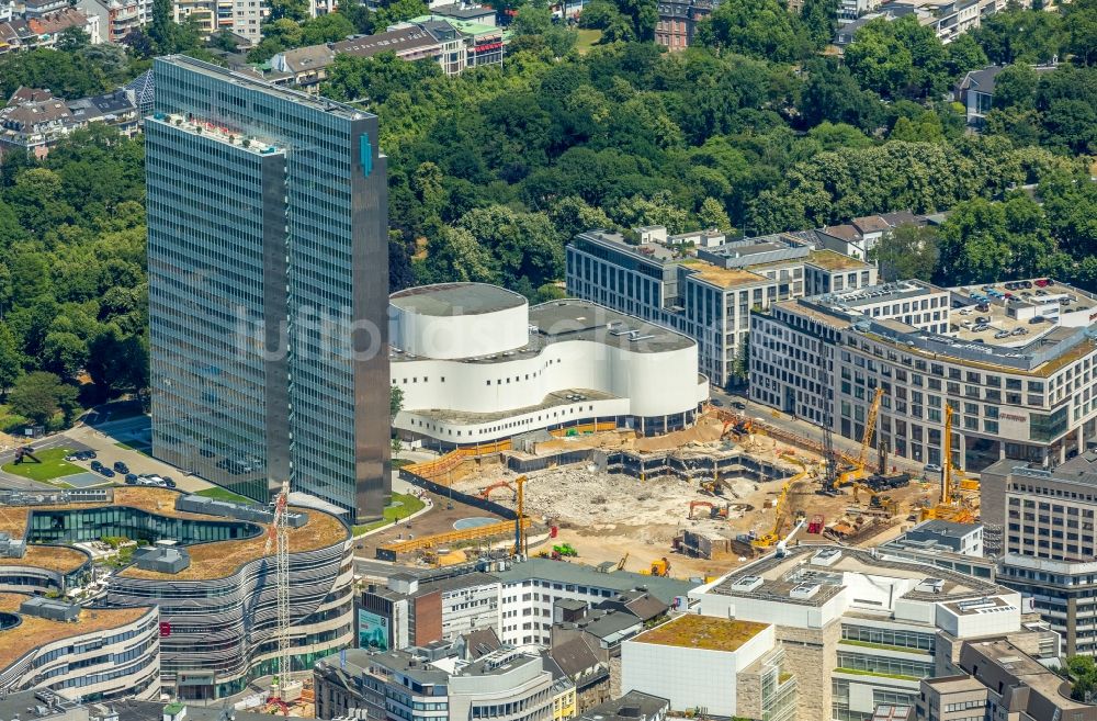 Düsseldorf von oben - Baustelle zum Neubau des Gebäudekomplexes des Einkaufszentrum Ingenhoven-Tal - Köbogen 2 am Gustaf-Gründgens-Platz in Düsseldorf im Bundesland Nordrhein-Westfalen, Deutschland