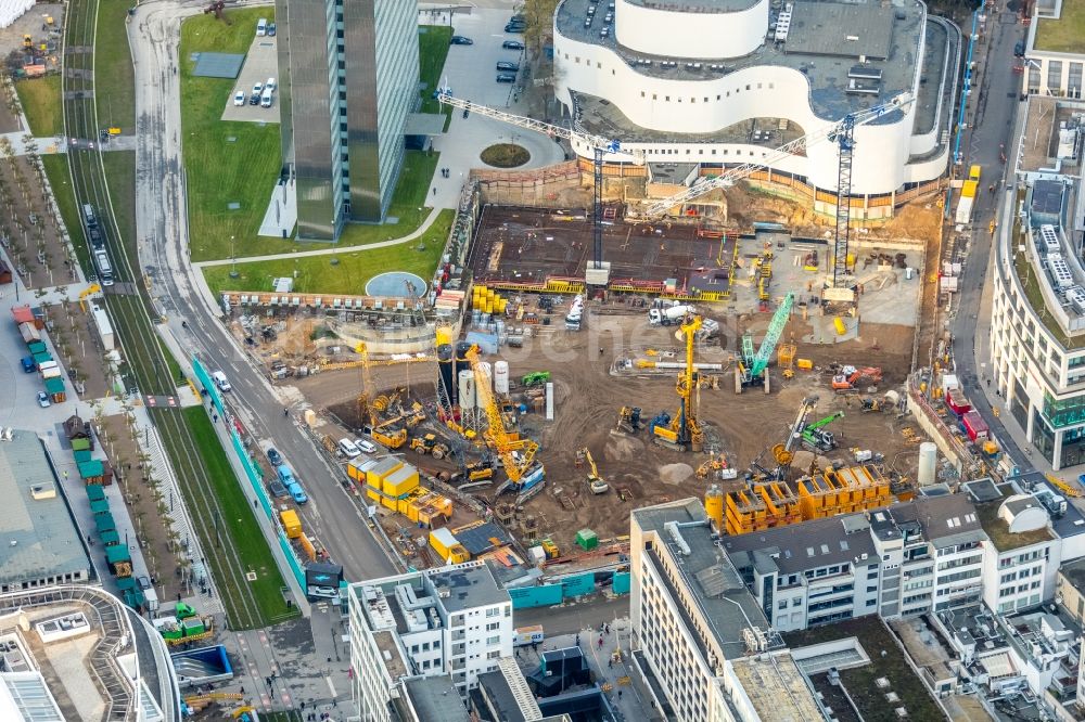 Luftbild Düsseldorf - Baustelle zum Neubau des Gebäudekomplexes des Einkaufszentrum Ingenhoven-Tal - Köbogen 2 am Gustaf-Gründgens-Platz in Düsseldorf im Bundesland Nordrhein-Westfalen, Deutschland