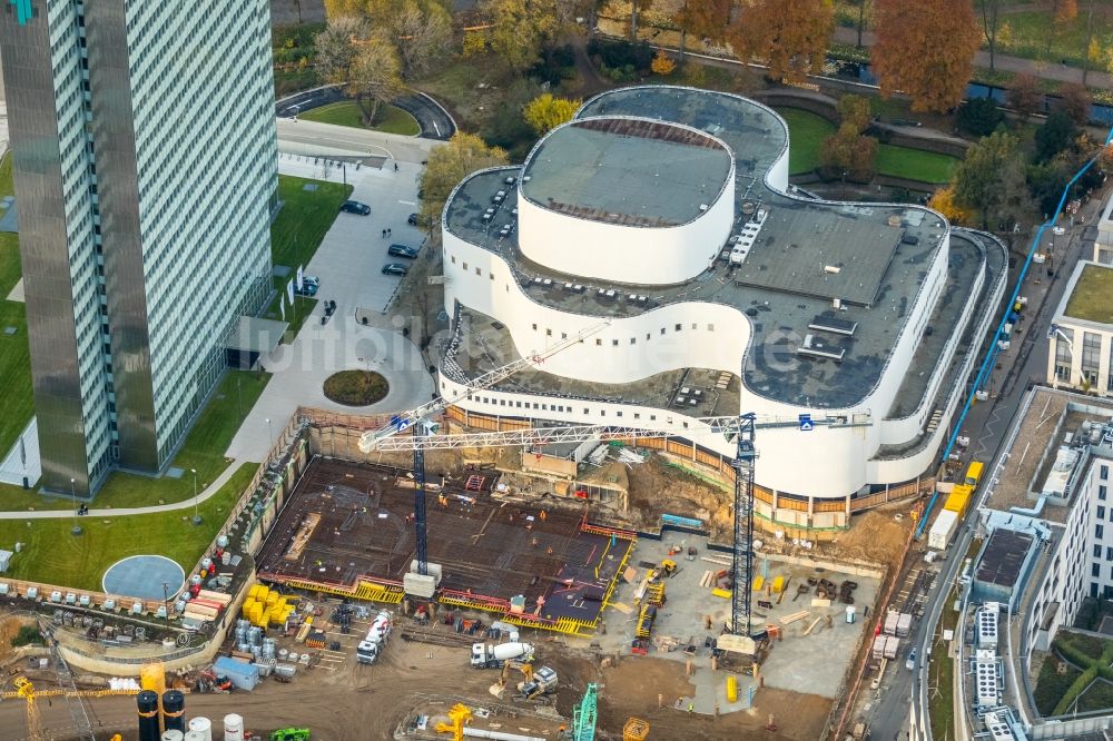 Düsseldorf aus der Vogelperspektive: Baustelle zum Neubau des Gebäudekomplexes des Einkaufszentrum Ingenhoven-Tal - Köbogen 2 am Gustaf-Gründgens-Platz in Düsseldorf im Bundesland Nordrhein-Westfalen, Deutschland