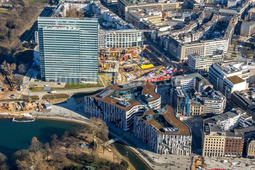 Luftaufnahme Düsseldorf - Baustelle zum Neubau des Gebäudekomplexes des Einkaufszentrum Ingenhoven-Tal - Köbogen 2 am Gustaf-Gründgens-Platz in Düsseldorf im Bundesland Nordrhein-Westfalen, Deutschland