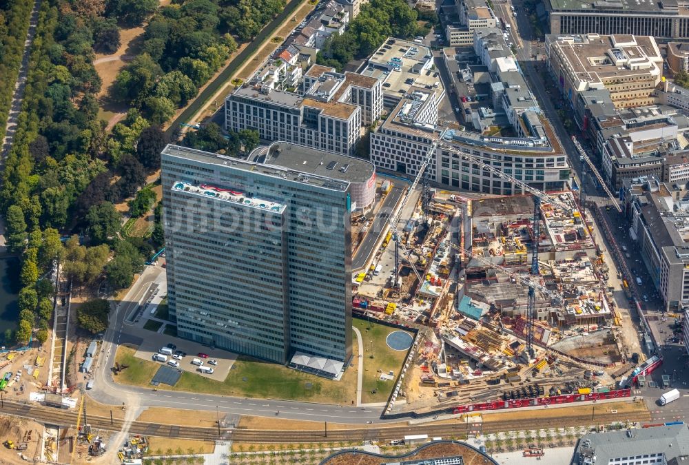 Luftaufnahme Düsseldorf - Baustelle zum Neubau des Gebäudekomplexes des Einkaufszentrum Ingenhoven-Tal - Köbogen 2 am Gustaf-Gründgens-Platz in Düsseldorf im Bundesland Nordrhein-Westfalen, Deutschland