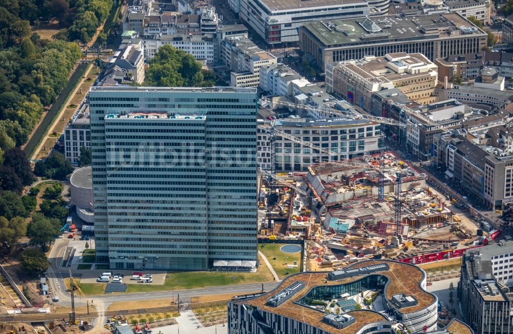 Düsseldorf aus der Vogelperspektive: Baustelle zum Neubau des Gebäudekomplexes des Einkaufszentrum Ingenhoven-Tal - Köbogen 2 am Gustaf-Gründgens-Platz in Düsseldorf im Bundesland Nordrhein-Westfalen, Deutschland