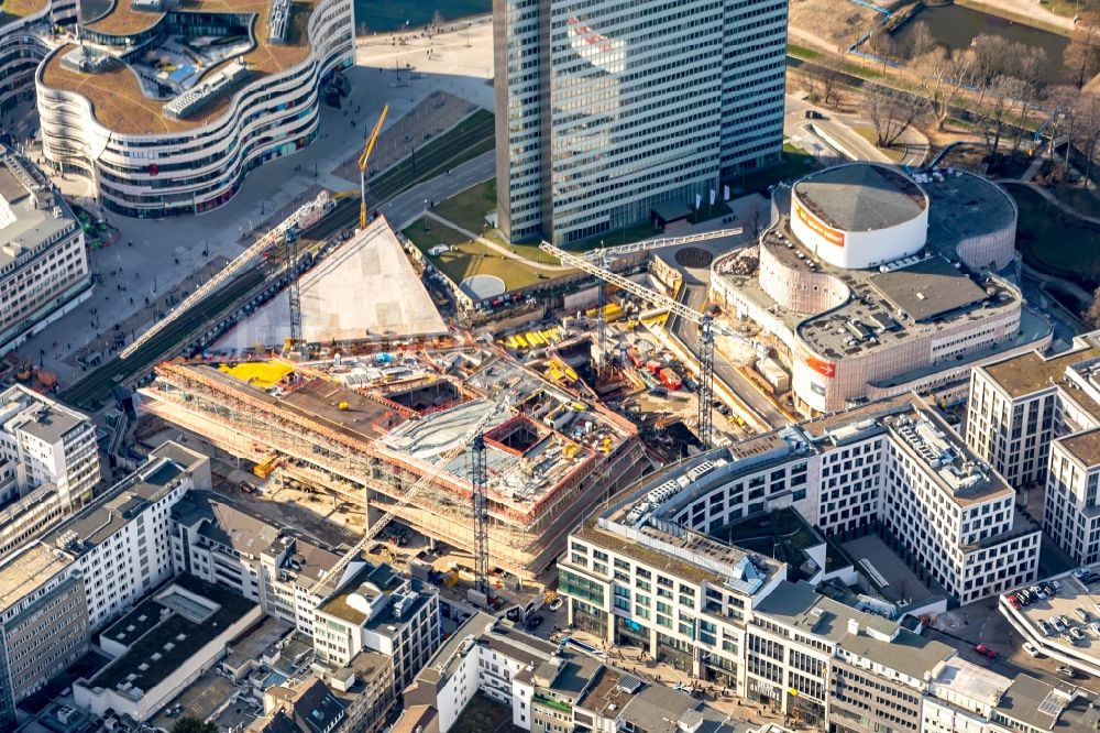 Luftbild Düsseldorf - Baustelle zum Neubau des Gebäudekomplexes des Einkaufszentrum Ingenhoven-Tal - Köbogen 2 am Gustaf-Gründgens-Platz in Düsseldorf im Bundesland Nordrhein-Westfalen, Deutschland