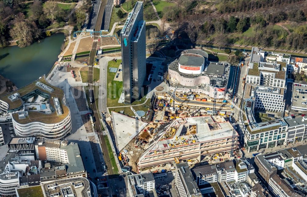 Düsseldorf von oben - Baustelle zum Neubau des Gebäudekomplexes des Einkaufszentrum Ingenhoven-Tal - Köbogen 2 am Gustaf-Gründgens-Platz in Düsseldorf im Bundesland Nordrhein-Westfalen, Deutschland