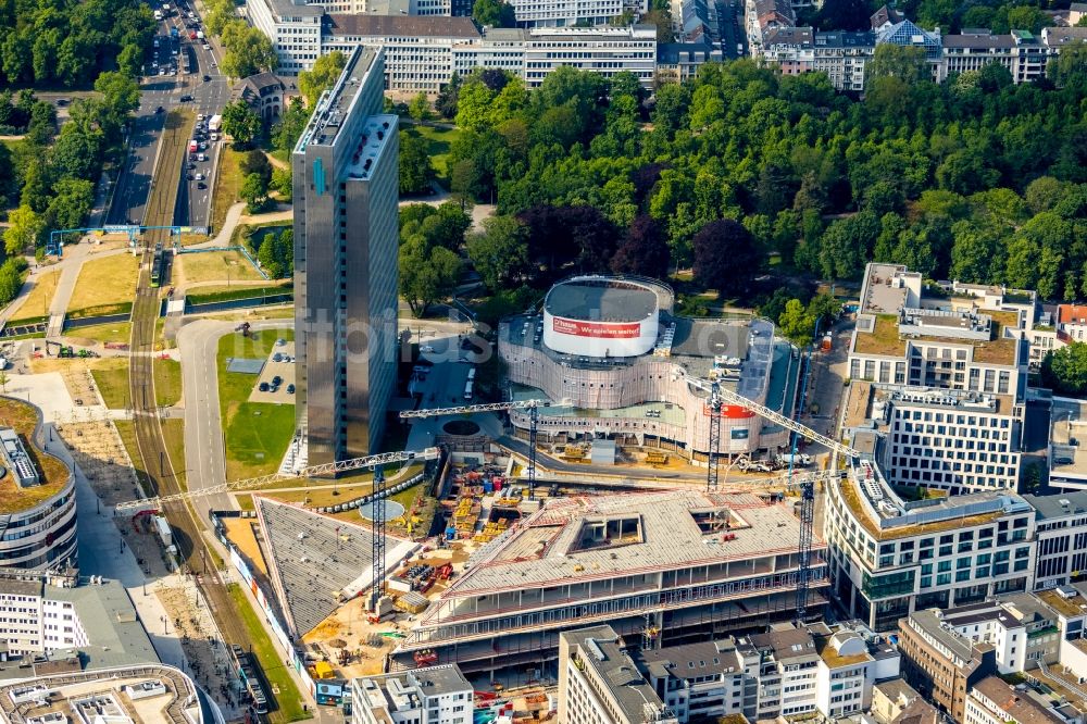 Luftaufnahme Düsseldorf - Baustelle zum Neubau des Gebäudekomplexes des Einkaufszentrum Ingenhoven-Tal - Köbogen 2 am Gustaf-Gründgens-Platz in Düsseldorf im Bundesland Nordrhein-Westfalen, Deutschland