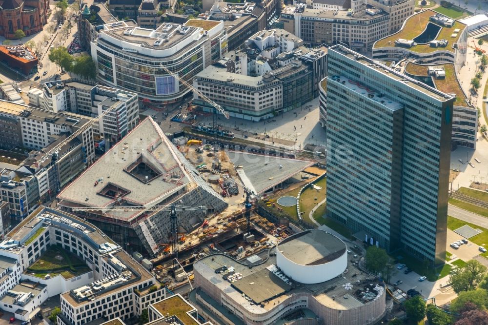 Düsseldorf aus der Vogelperspektive: Baustelle zum Neubau des Gebäudekomplexes des Einkaufszentrum Ingenhoven-Tal - Köbogen 2 am Gustaf-Gründgens-Platz in Düsseldorf im Bundesland Nordrhein-Westfalen, Deutschland