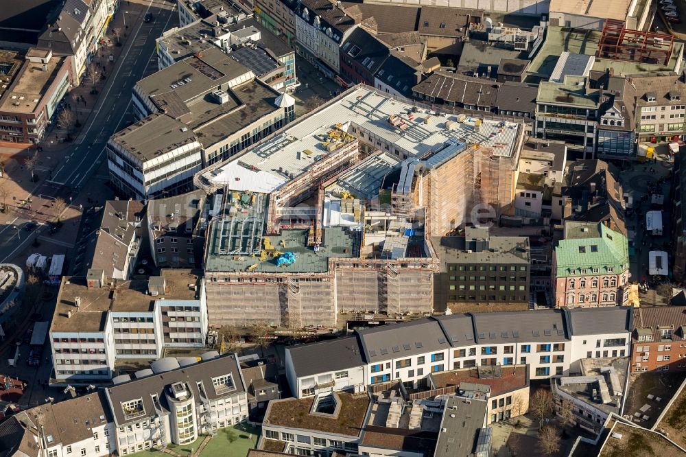 Bottrop aus der Vogelperspektive: Baustelle zum Neubau des Gebäudekomplexes des Einkaufszentrum Kaufhaus Moses and der Hansastraße - Am Pferdemarkt in Bottrop im Bundesland Nordrhein-Westfalen, Deutschland