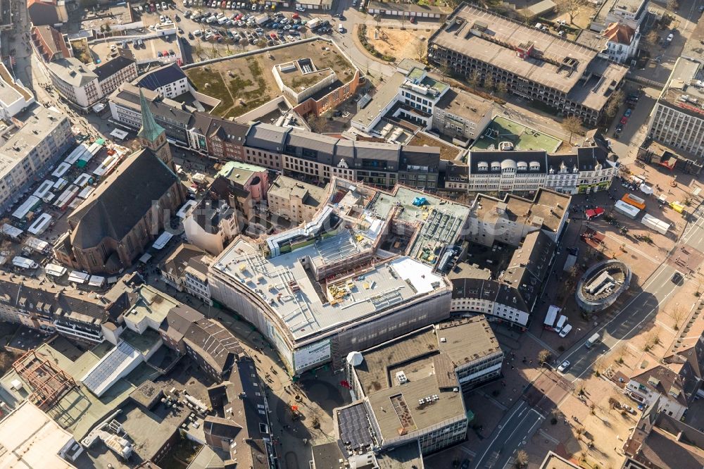 Luftaufnahme Bottrop - Baustelle zum Neubau des Gebäudekomplexes des Einkaufszentrum Kaufhaus Moses and der Hansastraße - Am Pferdemarkt in Bottrop im Bundesland Nordrhein-Westfalen, Deutschland