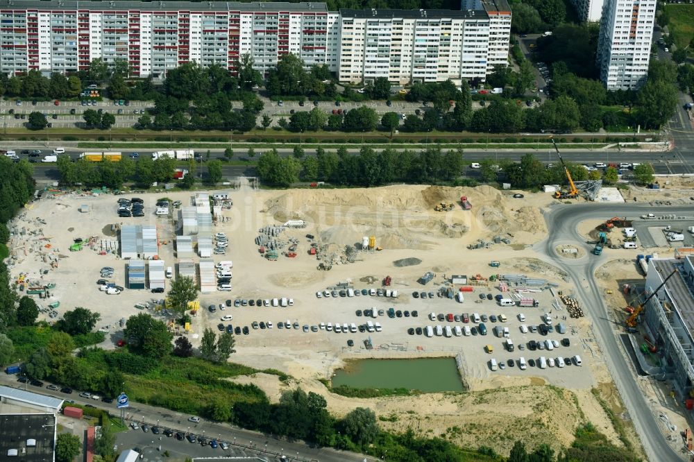 Luftbild Berlin - Baustelle zum Neubau des Gebäudekomplexes des Einkaufszentrum - Möbelmarkt in Lichtenberg in Berlin