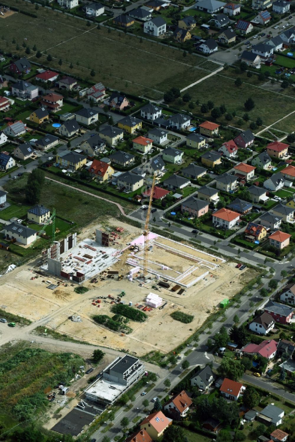 Luftaufnahme Berlin - Baustelle zum Neubau des Gebäudekomplexes des Einkaufszentrum Mohrenfalterweg - Habichtshorst in Berlin