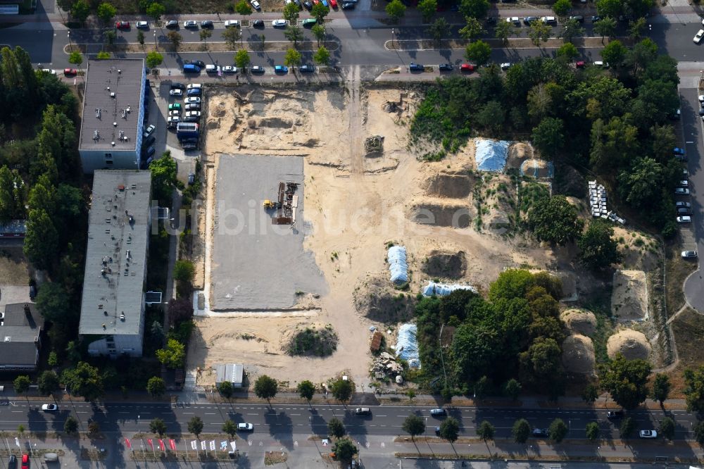 Teltow von oben - Baustelle zum Neubau des Gebäudekomplexes des Einkaufszentrum an der Oderstraße in Teltow im Bundesland Brandenburg, Deutschland