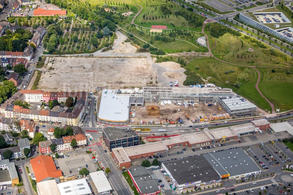 Essen aus der Vogelperspektive: Baustelle zum Neubau des Gebäudekomplexes des Einkaufszentrum Quartier West der Dipl. Ing. Josef Schoofs Immobilien GmbH an der Altendorfer Straße in Essen im Bundesland Nordrhein-Westfalen