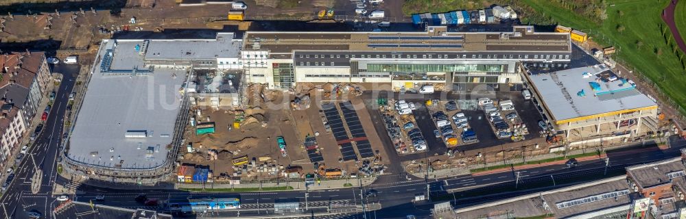 Essen aus der Vogelperspektive: Baustelle zum Neubau des Gebäudekomplexes des Einkaufszentrum Quartier West der Dipl. Ing. Josef Schoofs Immobilien GmbH an der Altendorfer Straße in Essen im Bundesland Nordrhein-Westfalen