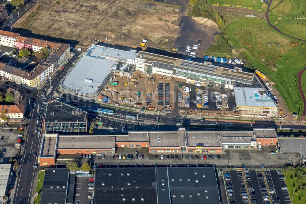 Luftbild Essen - Baustelle zum Neubau des Gebäudekomplexes des Einkaufszentrum Quartier West der Dipl. Ing. Josef Schoofs Immobilien GmbH an der Altendorfer Straße in Essen im Bundesland Nordrhein-Westfalen