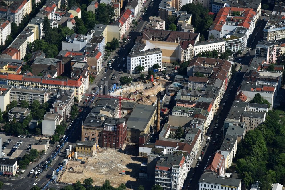 Luftaufnahme Berlin - Baustelle zum Neubau des Gebäudekomplexes des Einkaufszentrum Schultheiss Quartier im Stadtteil Moabit in Berlin