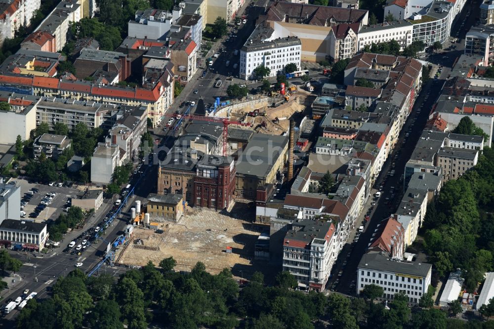 Berlin von oben - Baustelle zum Neubau des Gebäudekomplexes des Einkaufszentrum Schultheiss Quartier im Stadtteil Moabit in Berlin