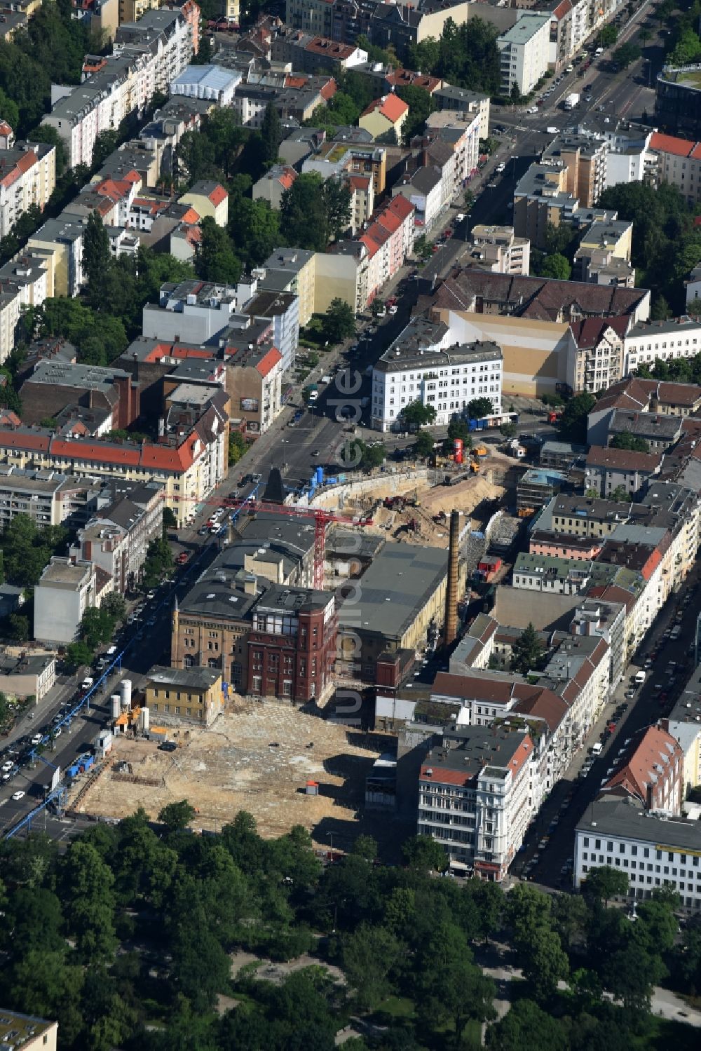 Luftbild Berlin - Baustelle zum Neubau des Gebäudekomplexes des Einkaufszentrum Schultheiss Quartier im Stadtteil Moabit in Berlin