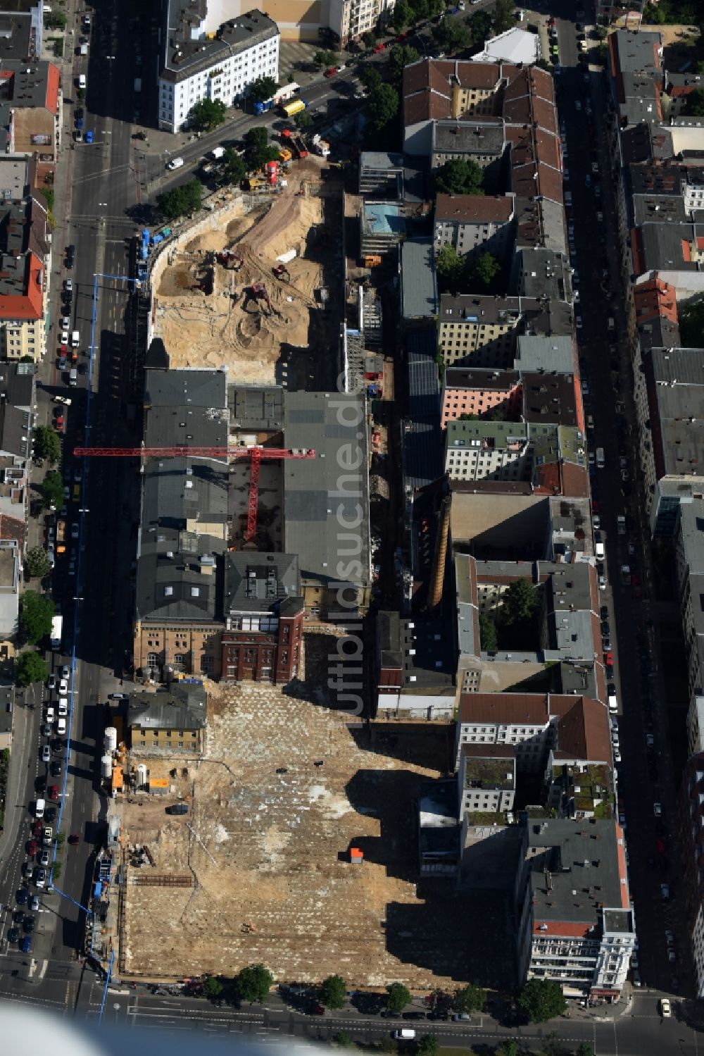 Luftbild Berlin - Baustelle zum Neubau des Gebäudekomplexes des Einkaufszentrum Schultheiss Quartier im Stadtteil Moabit in Berlin