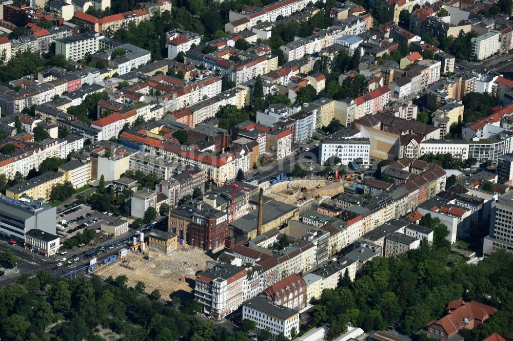 Luftbild Berlin - Baustelle zum Neubau des Gebäudekomplexes des Einkaufszentrum Schultheiss Quartier im Stadtteil Moabit in Berlin