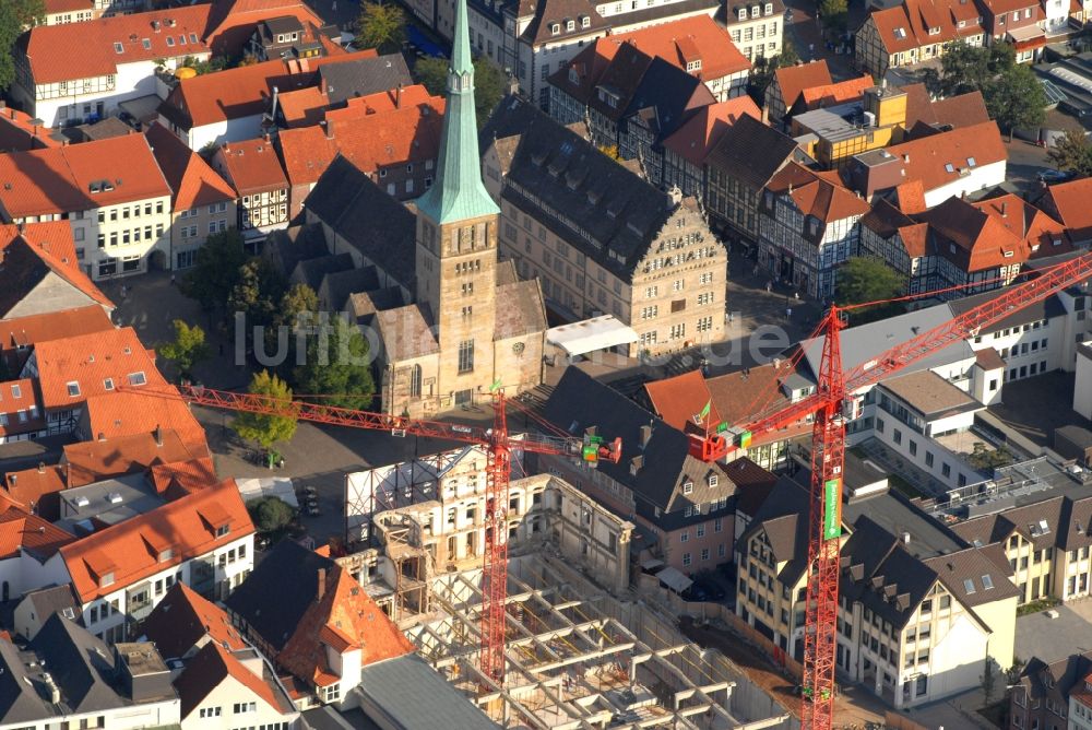 Hameln von oben - Baustelle zum Neubau des Gebäudekomplexes des Einkaufszentrum Stadt-Galerie Hameln in Hameln im Bundesland Niedersachsen, Deutschland