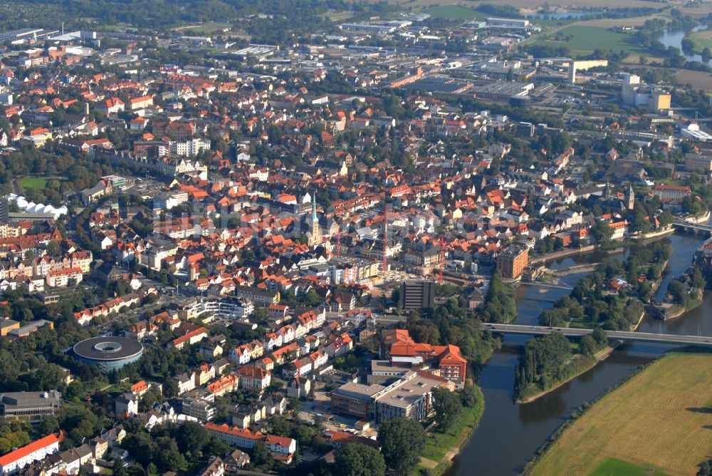 Hameln von oben - Baustelle zum Neubau des Gebäudekomplexes des Einkaufszentrum Stadt-Galerie Hameln in Hameln im Bundesland Niedersachsen, Deutschland